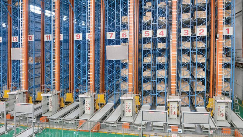 在选择塑料托盘厂家时，可以从以下几个方面进行考察：